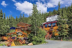 Denali Crow's Nest Cabins