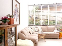 Lush & Co Auckland Bed & Breakfast