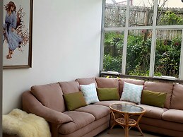 Lush & Co Auckland Bed & Breakfast