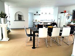 Lush & Co Auckland Bed & Breakfast