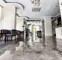 Aurasia SeaSide Hotel