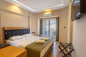 Aurasia SeaSide Hotel