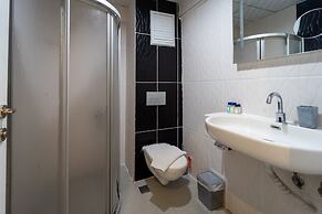 Aurasia SeaSide Hotel