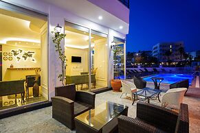 Aurasia SeaSide Hotel