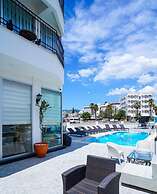 Aurasia SeaSide Hotel