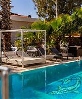 Aurasia SeaSide Hotel