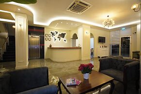 Aurasia SeaSide Hotel