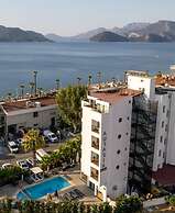 Aurasia SeaSide Hotel