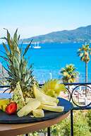 Aurasia SeaSide Hotel