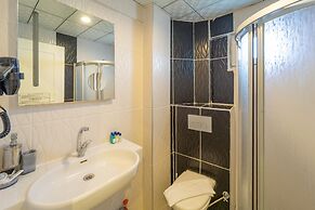 Aurasia SeaSide Hotel