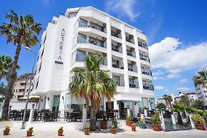 Aurasia SeaSide Hotel