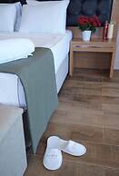 Aurasia SeaSide Hotel