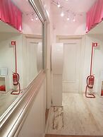 Chain Vatican Suites