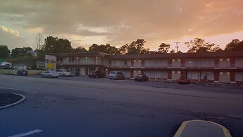 Breezwood Motel