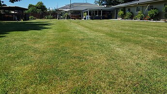 Happy Apple Backpackers