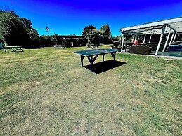 Happy Apple Backpackers