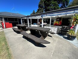 Happy Apple Backpackers