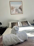 Happy Apple Backpackers