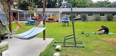 Happy Apple Backpackers