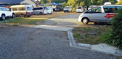 Happy Apple Backpackers