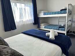 Happy Apple Backpackers