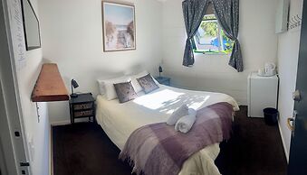 Happy Apple Backpackers