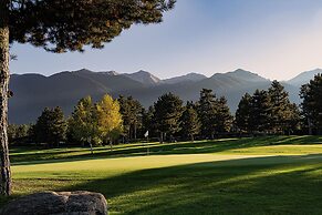 Pirin Golf & Country Club Apartment Complex