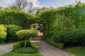 Elite Venue Selection Felbridge - Gatwick