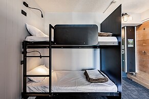 BUNK Surfers Paradise - International Backpacker Hostel