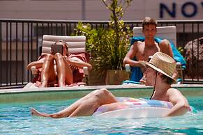 BUNK Surfers Paradise - International Backpacker Hostel