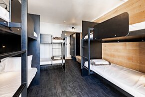 BUNK Surfers Paradise - International Backpacker Hostel