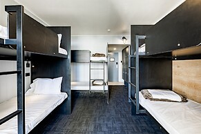 BUNK Surfers Paradise - International Backpacker Hostel