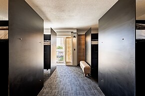 BUNK Surfers Paradise - International Backpacker Hostel