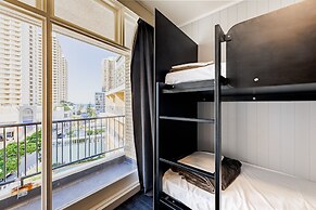 BUNK Surfers Paradise - International Backpacker Hostel