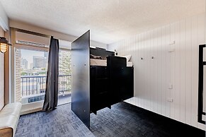 BUNK Surfers Paradise - International Backpacker Hostel