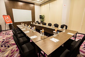 Bigland Hotel & Convention Sentul