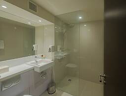 Bigland Hotel & Convention Sentul