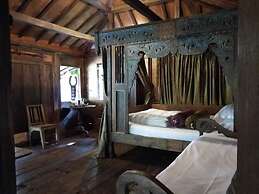 The Ermaja's Pavilion Hotel