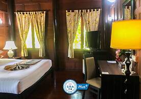 Baan Amphawa Resort & Spa