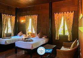 Baan Amphawa Resort & Spa