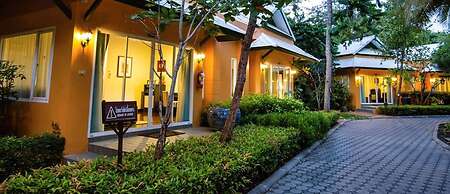 Baan Amphawa Resort & Spa