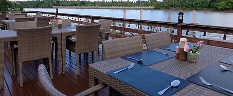 Baan Amphawa Resort & Spa