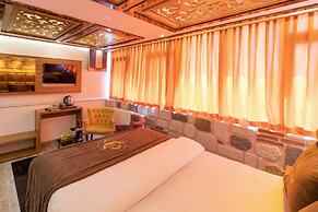 Holiday Business Otel