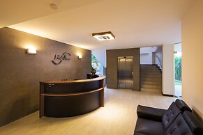 MAI Suites