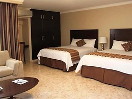 Aparthotel Sevilla Suites