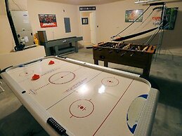 251 Sandy Ridge House 4 Bedroom by Florida Star