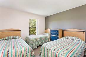 320 High Grove House 5 Bedroom by Florida Star