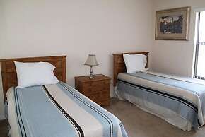 447 High Grove House 4 Bedroom by Florida Star