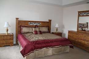 447 High Grove House 4 Bedroom by Florida Star