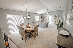 Nuevo Leon Lane Home 2 Bedroom by The VIR Group